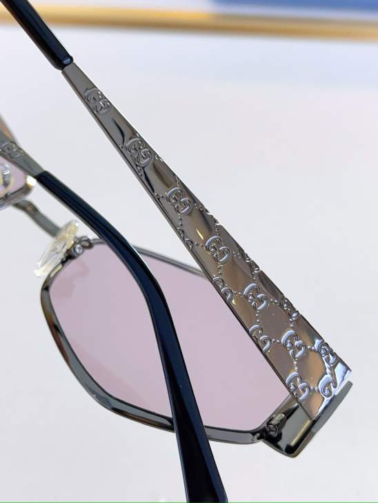 Picture of Gucci Sunglasses _SKUfw80049327fw